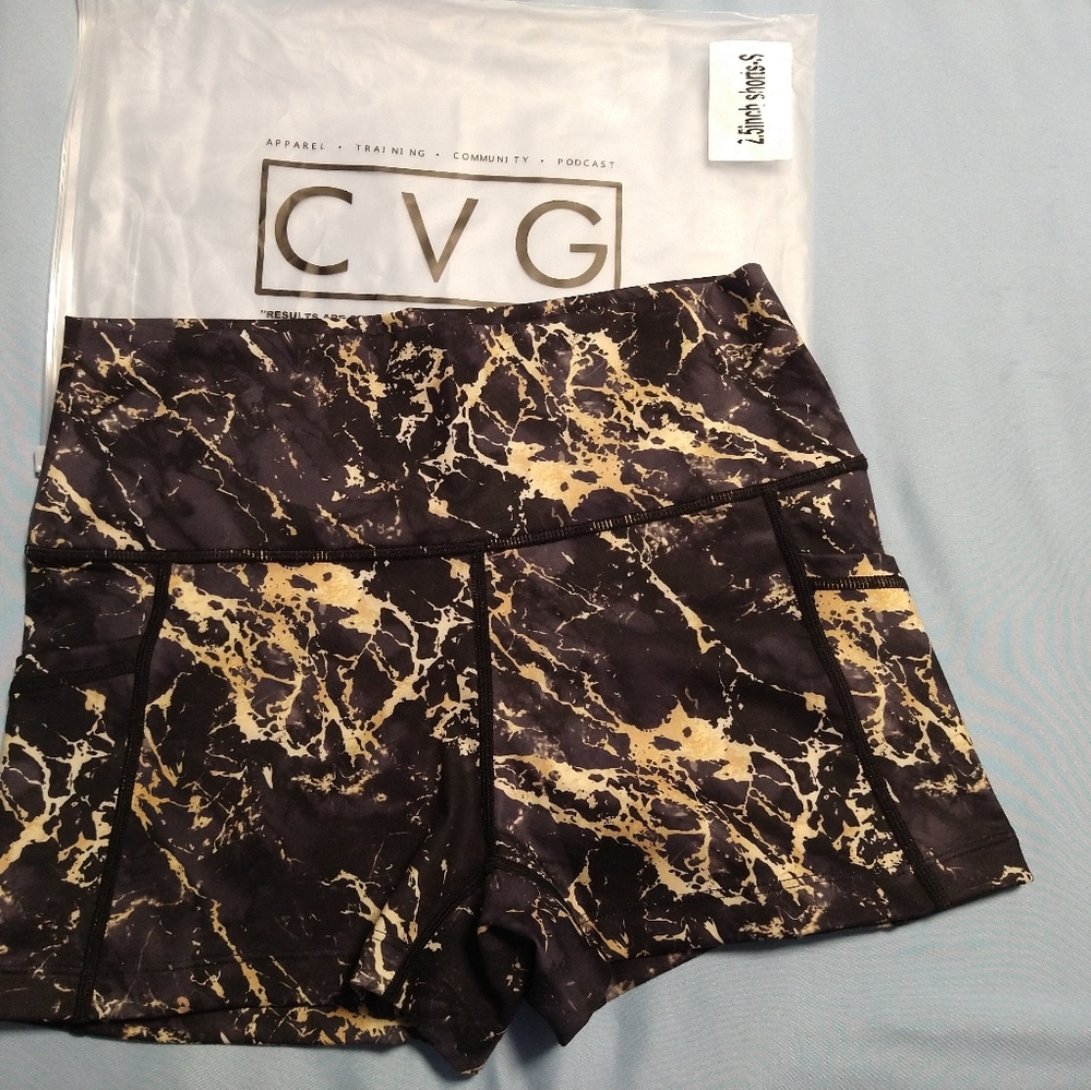 NWT CVG size small 2.5" shorts